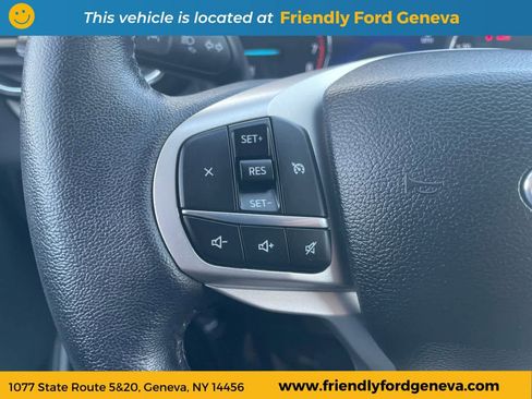 Used 2024 Ford Explorer XLT AWD/4WD image 17