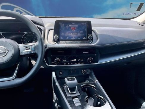 Used 2024 Nissan Rogue SV FWD image 5