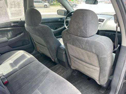 Used 2005 Honda Accord LX image 17