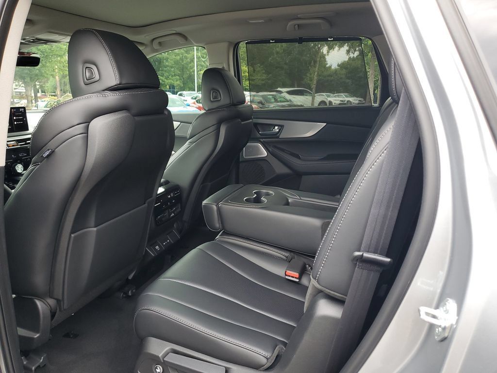 Certified 2026 Acura MDX w/ Technology Package FWD image 13