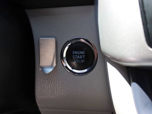 Used 2019 Toyota Highlander Limited AWD/4WD image 21