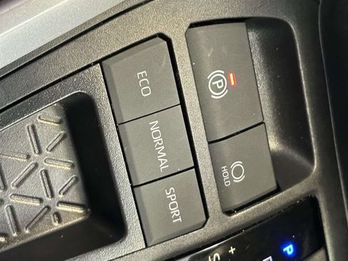 Used 2025 Toyota RAV4 XLE w/ Convenience Package FWD image 22