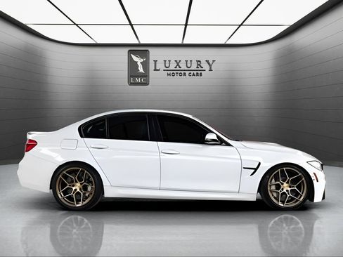 Used 2016 BMW M3 RWD image 9