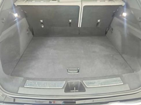 Used 2024 Cadillac Lyriq Luxury image 15