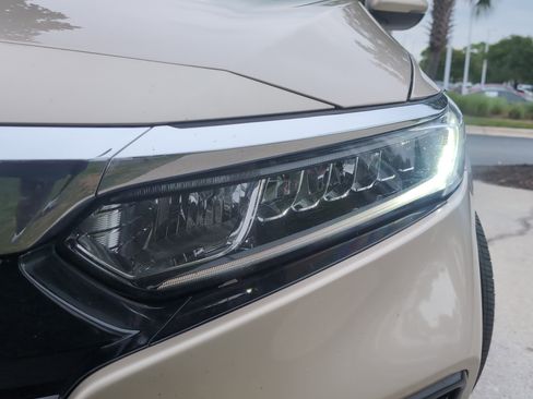 Used 2018 Honda Accord EX-L image 6