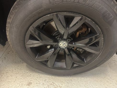 Used 2018 Volkswagen Atlas SEL AWD/4WD image 35