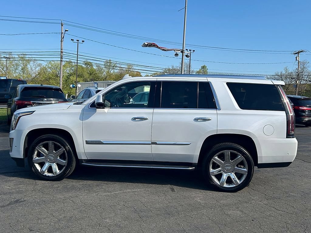 Used 2018 Cadillac Escalade Luxury AWD/4WD image 18