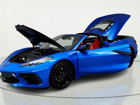 Used 2025 Chevrolet Corvette Stingray Preferred Cpe w/ Battery Protection Package RWD image 9