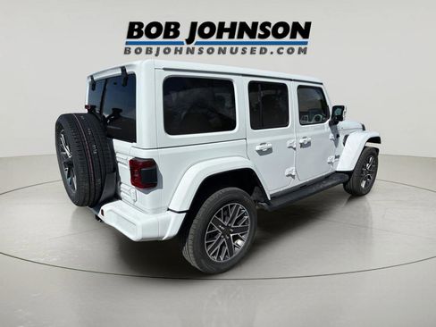 Used 2023 Jeep Wrangler Unlimited Sahara AWD/4WD image 3