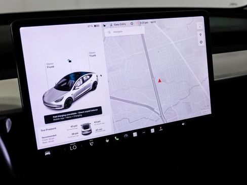 Used 2021 Tesla Model 3 Performance image 17