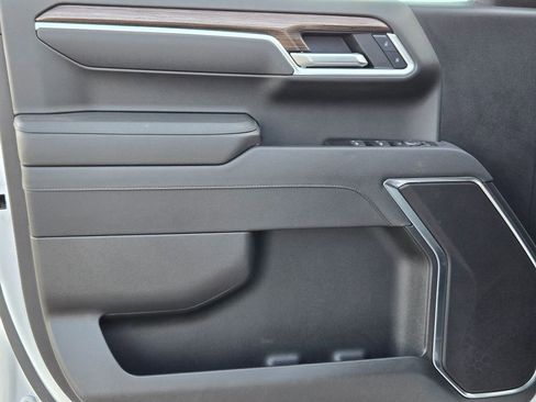 Used 2025 Chevrolet Silverado 1500 LT image 23