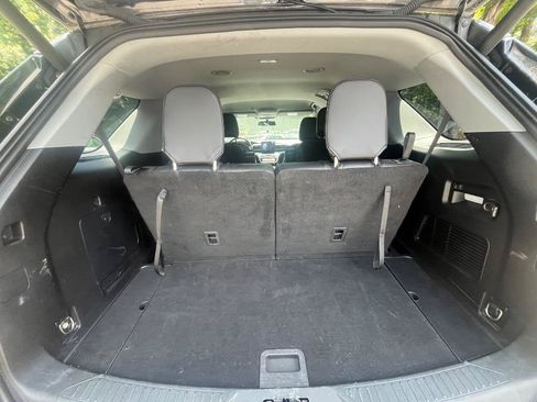Used 2021 Ford Explorer XLT w/ Equipment Group 202A AWD/4WD image 36