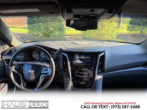 Used 2016 Cadillac Escalade ESV Platinum image 38
