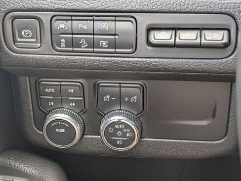 Used 2023 GMC Yukon Denali image 27