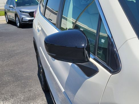 Used 2024 Subaru Ascent Limited w/ Technology Package image 9