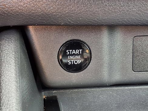 Used 2024 Nissan Rogue SV AWD/4WD image 10