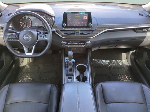 Certified 2020 Nissan Altima 2.0 Platinum image 13