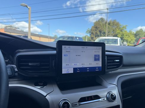 Certified 2023 Ford Explorer XLT AWD/4WD image 18