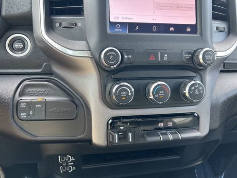 Used 2024 RAM 3500 Big Horn image 29