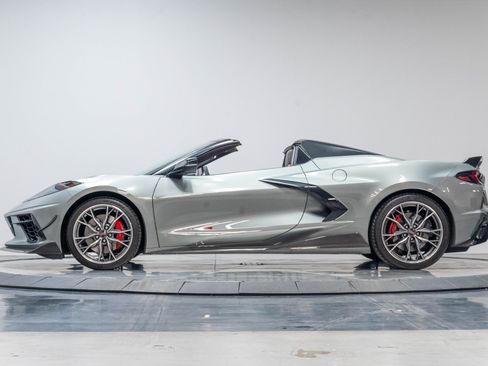 Used 2023 Chevrolet Corvette Stingray Premium Conv w/ Z51 Performance Package RWD image 50