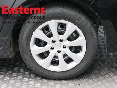 Used 2025 Toyota Corolla LE image 8