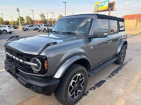 Used 2022 Ford Bronco Outer Banks AWD/4WD image 3