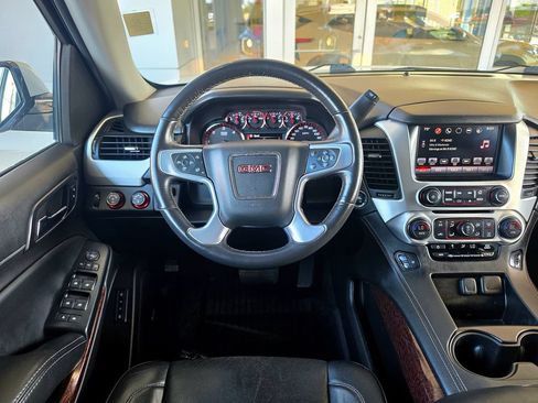 Used 2016 GMC Yukon SLT w/ Open Road Package AWD/4WD image 17