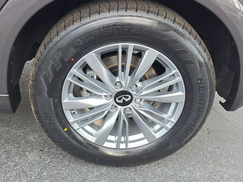 Used 2024 INFINITI QX80 Luxe RWD image 12