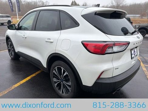 Used 2022 Ford Escape SE w/ SE Sport Appearance Package image 5