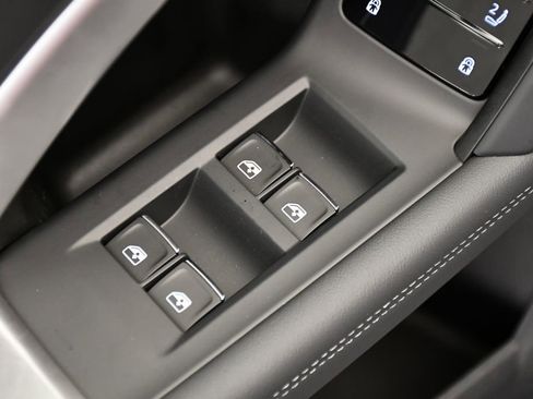 Used 2025 Audi Q5 Premium w/ Convenience Package image 34