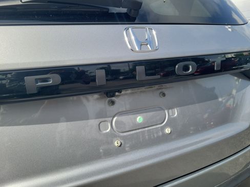 Certified 2024 Honda Pilot EX-L image 5