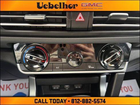 Used 2023 Kia Seltos LX image 23