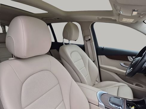 Used 2022 Mercedes-Benz GLC 300 GLC 300 image 15