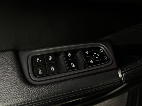 Used 2021 Porsche Cayenne Coupe w/ Premium Package AWD/4WD image 22