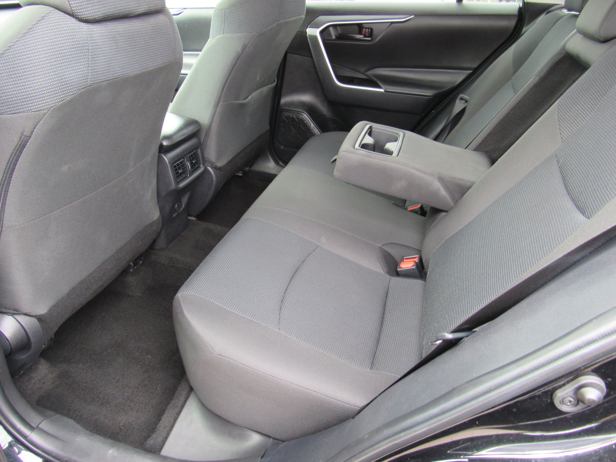 Used 2025 Toyota RAV4 LE AWD/4WD image 36