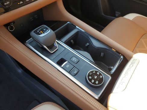 New 2026 Nissan Pathfinder Platinum AWD/4WD image 30