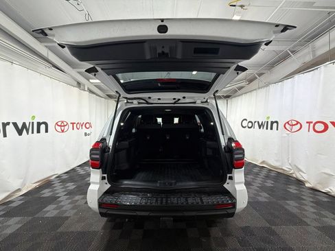 Used 2025 Toyota 4Runner TRD Off-Road AWD/4WD image 17