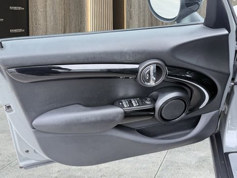 Used 2019 MINI Cooper S image 18