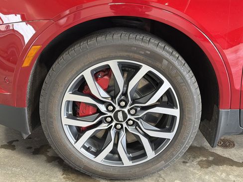 Used 2025 Cadillac XT5 Sportv w/ Technology Package AWD/4WD image 9
