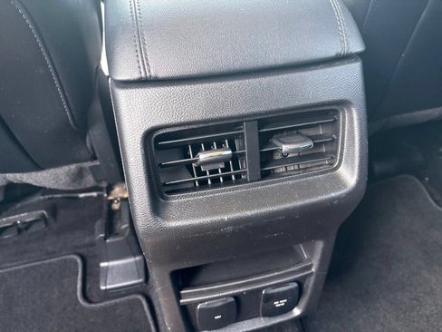 Used 2017 Ford Edge SEL w/ Equipment Group 201A FWD image 16