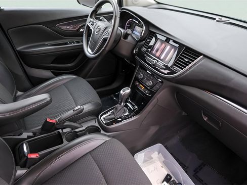 Used 2022 Buick Encore Preferred w/ Safety Package image 27