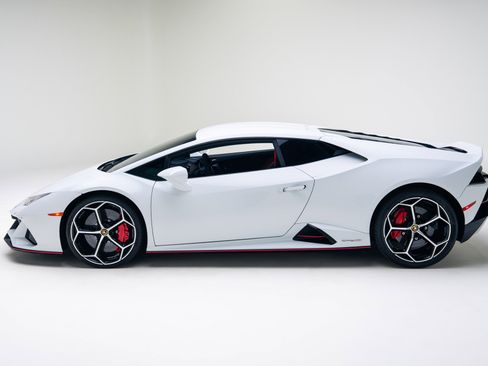 Used 2020 Lamborghini Huracan EVO image 14