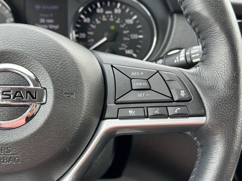 Used 2018 Nissan Rogue SL w/ Premium Package AWD/4WD image 19