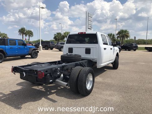 New 2026 RAM 3500 Tradesman w/ Chrome Appearance Group image 7