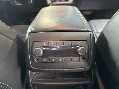 Used 2014 GMC Acadia Denali image 28
