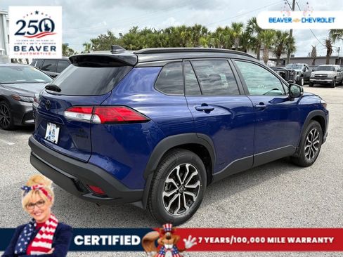 Used 2024 Toyota Corolla Cross AWD Hybrid w/ Moonroof Package image 7