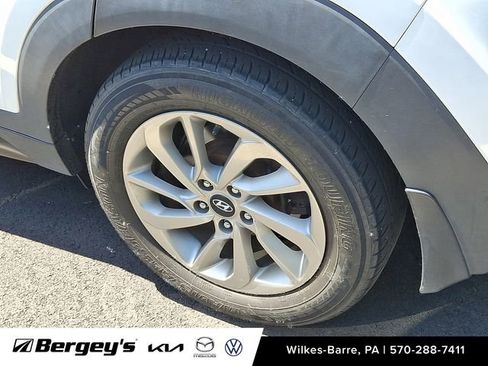 Used 2016 Hyundai Tucson SE w/ Option Group 02 AWD/4WD image 9