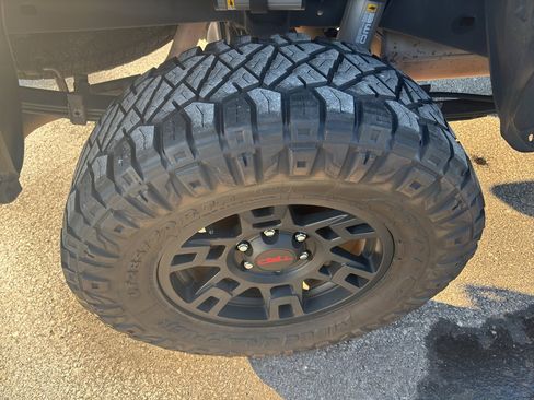 Used 2021 Toyota Tacoma TRD Off-Road image 6