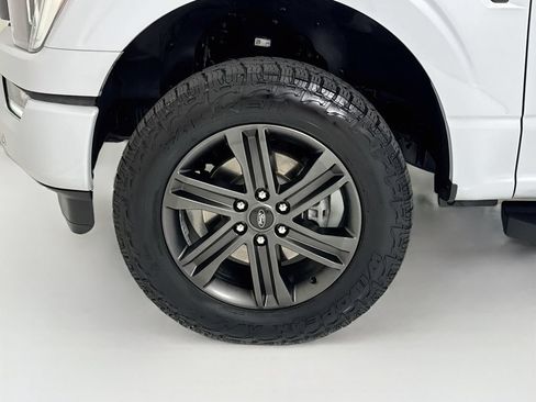 Used 2022 Ford F150 Lariat w/ Equipment Group 502A High AWD/4WD image 33