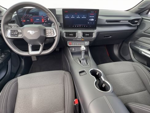 Used 2025 Ford Mustang GT RWD image 17